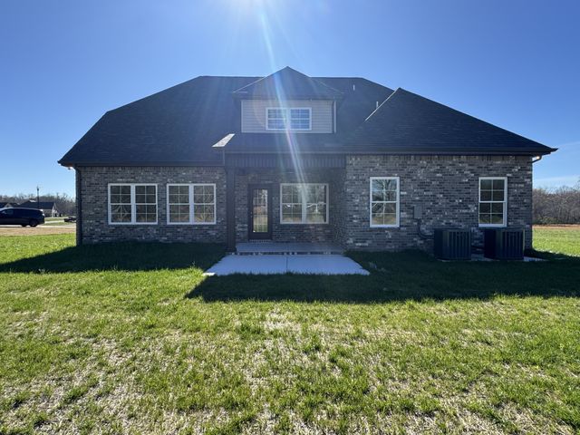 216 Spring House Dr, Manchester, TN 37355