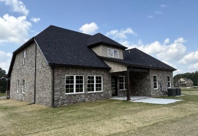 216 Spring House Dr, Manchester, TN 37355