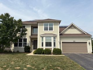 211 Leah Court, Sycamore, IL 60178