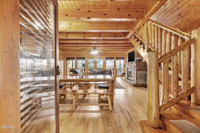 1723 High Rock Way, Sevierville, TN 37862