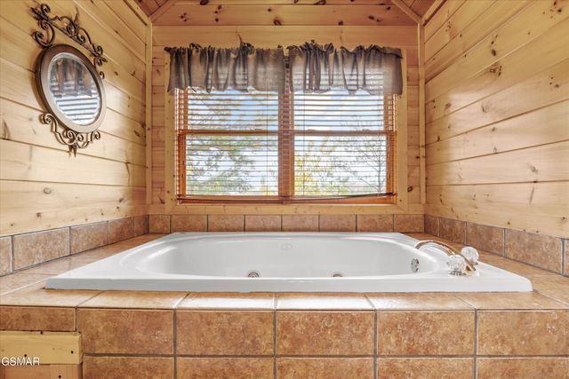 1723 High Rock Way, Sevierville, TN 37862