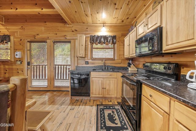 1723 High Rock Way, Sevierville, TN 37862