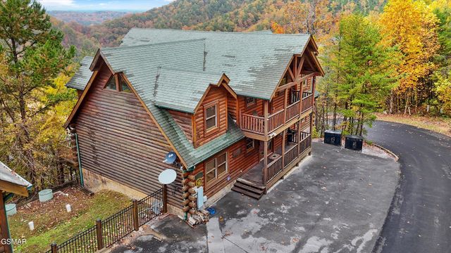1723 High Rock Way, Sevierville, TN 37862