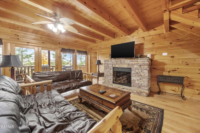 1723 High Rock Way, Sevierville, TN 37862