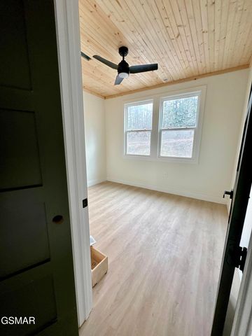 932 N Highland Drive, Gatlinburg, TN 37738