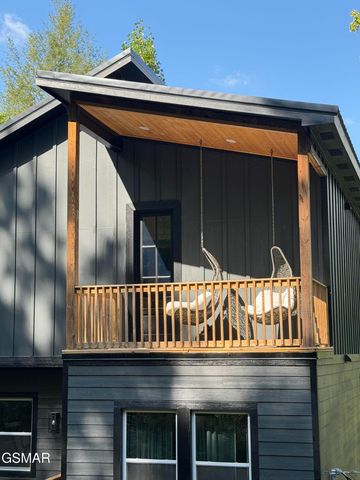 932 N Highland Drive, Gatlinburg, TN 37738