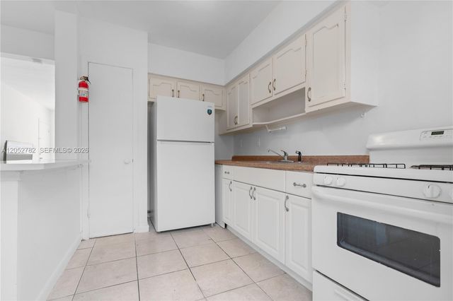 744 85th St, Miami Beach, FL 33141