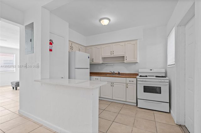 744 85th St, Miami Beach, FL 33141