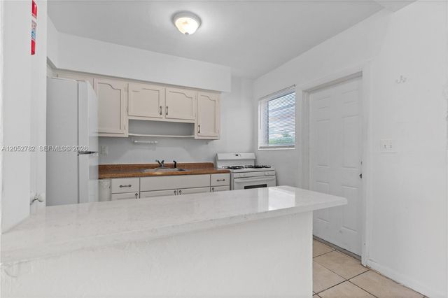 744 85th St, Miami Beach, FL 33141