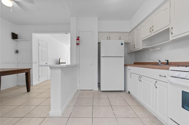 744 85th St, Miami Beach, FL 33141