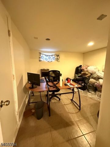 14 Colonial Rd, Roselle Boro, NJ 07203