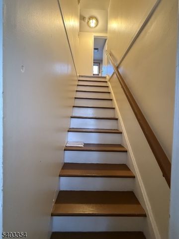 14 Colonial Rd, Roselle Boro, NJ 07203