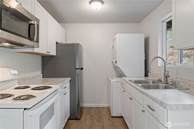 3224 Halverson Avenue, Bremerton, WA 98310