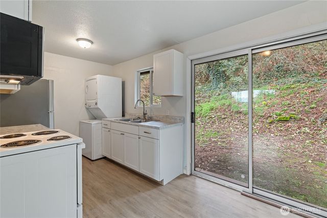 3224 Halverson Avenue, Bremerton, WA 98310