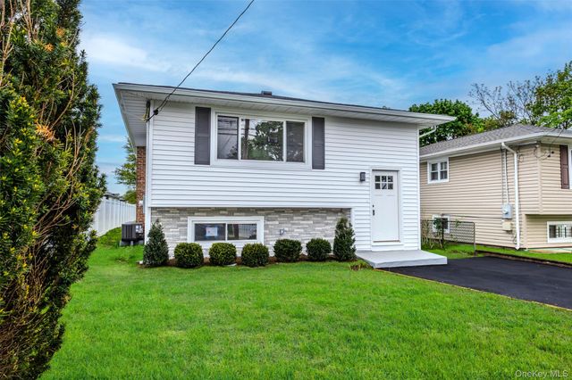 66 4th Avenue, Westbury, NY 11590