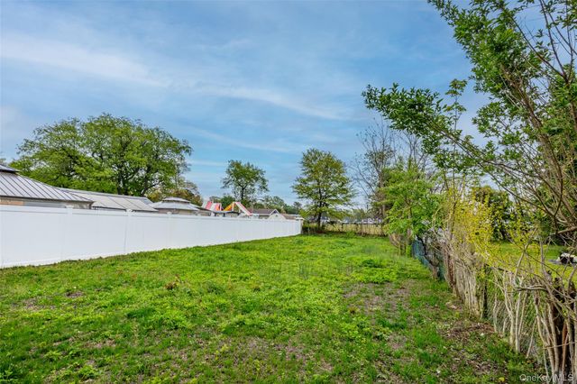 66 4th Avenue, Westbury, NY 11590