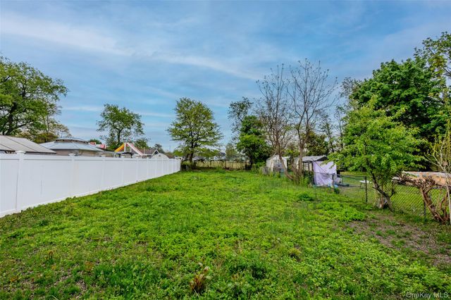 66 4th Avenue, Westbury, NY 11590