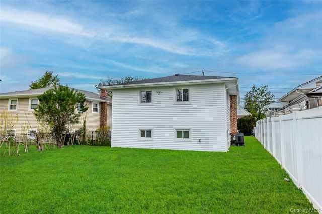 66 4th Avenue, Westbury, NY 11590