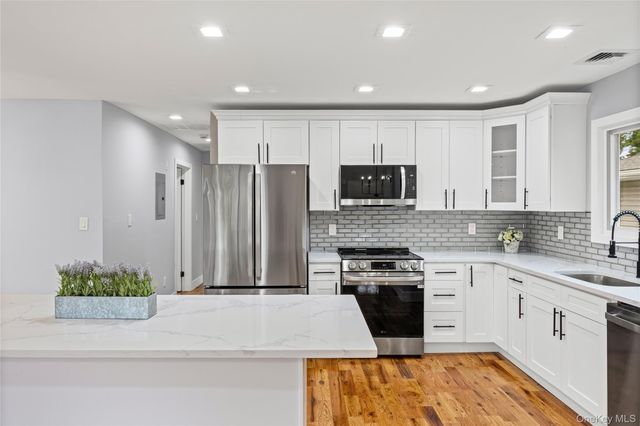 66 4th Avenue, Westbury, NY 11590