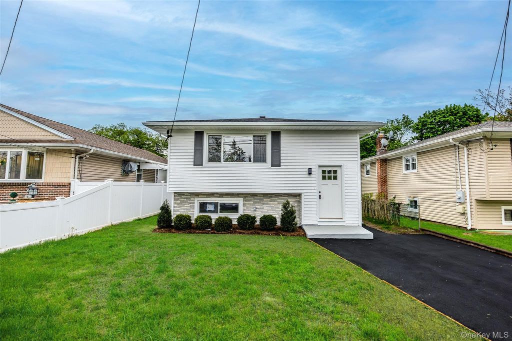 66 4th Avenue, Westbury, NY 11590