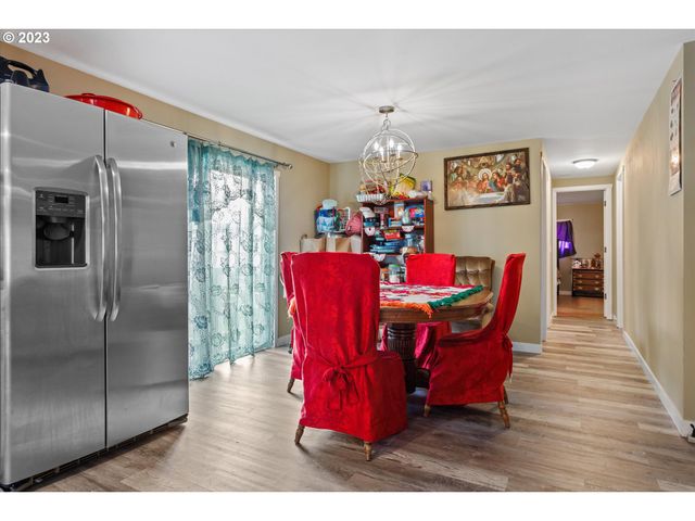 13900 Se HIGHWAY 212 125, Clackamas, OR 97015