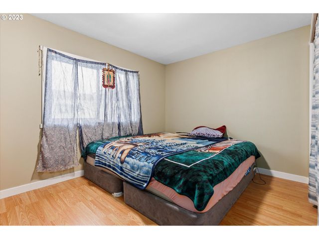 13900 Se HIGHWAY 212 125, Clackamas, OR 97015