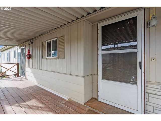 13900 Se HIGHWAY 212 125, Clackamas, OR 97015