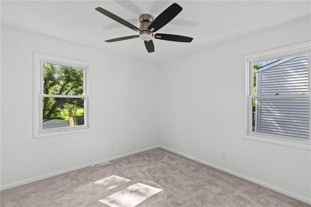 8033 NE San Rafael Drive, Kansas City, MO 64119