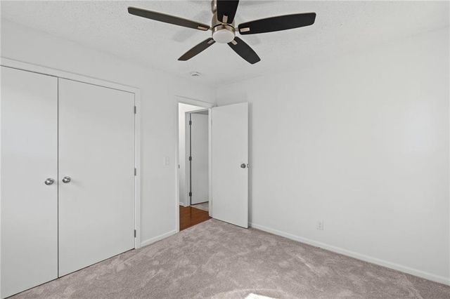 8033 NE San Rafael Drive, Kansas City, MO 64119