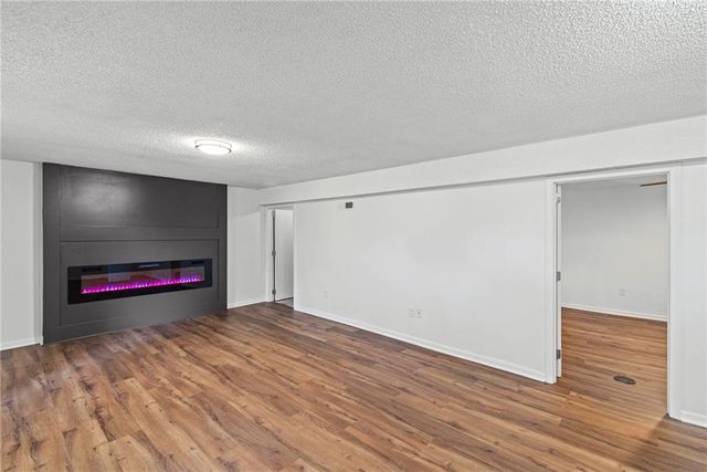8033 NE San Rafael Drive, Kansas City, MO 64119