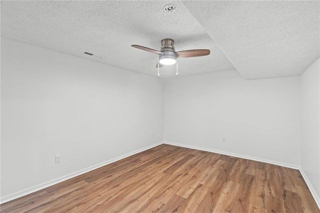 8033 NE San Rafael Drive, Kansas City, MO 64119