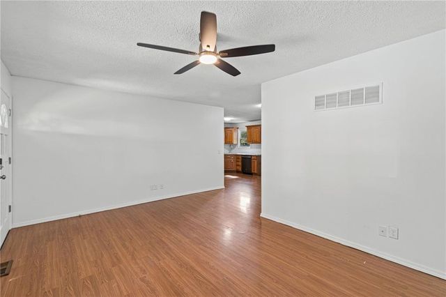 8033 NE San Rafael Drive, Kansas City, MO 64119