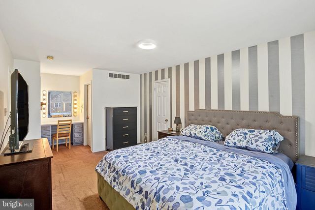 43 WILSON DR, Sicklerville, NJ 08081