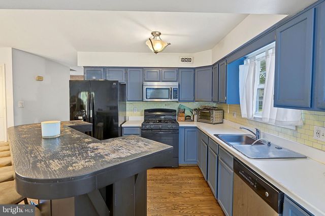 43 WILSON DR, Sicklerville, NJ 08081