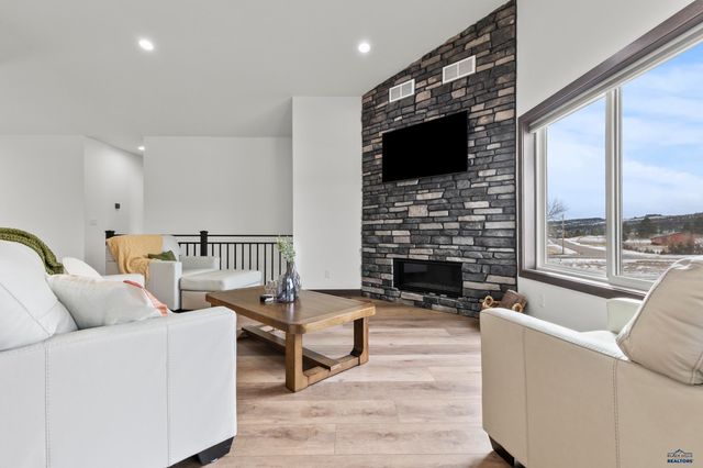 6420 ANDERSON RD, Summersest, SD 57718