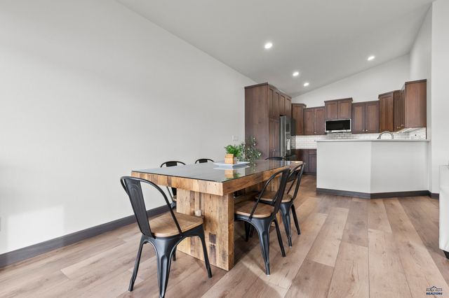 6420 ANDERSON RD, Summersest, SD 57718