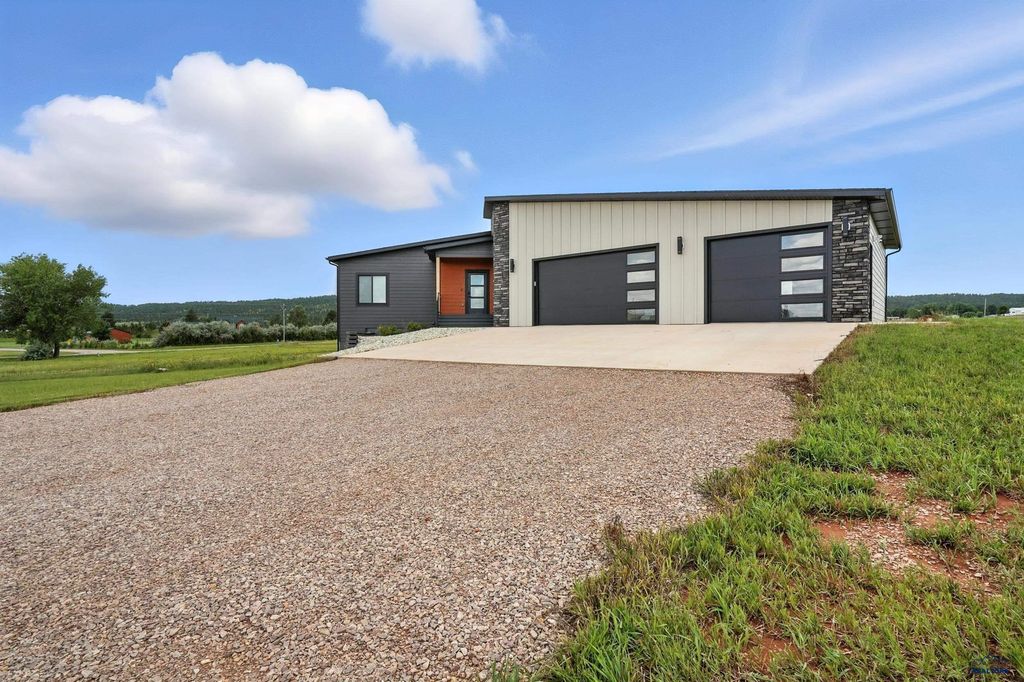 6420 ANDERSON RD, Summersest, SD 57718