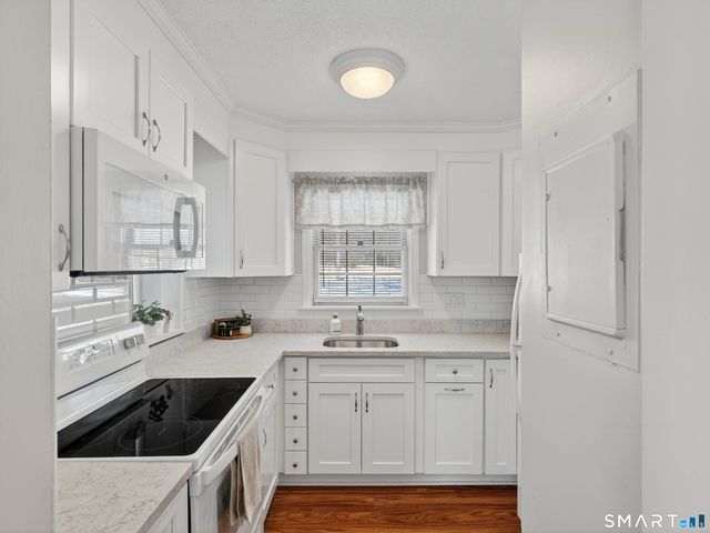 54 Rope Ferry Road I151, Waterford, CT 06385