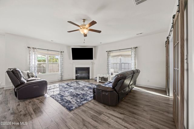 323 Windmill Light Way, Sneads Ferry, NC 28460