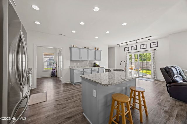 323 Windmill Light Way, Sneads Ferry, NC 28460