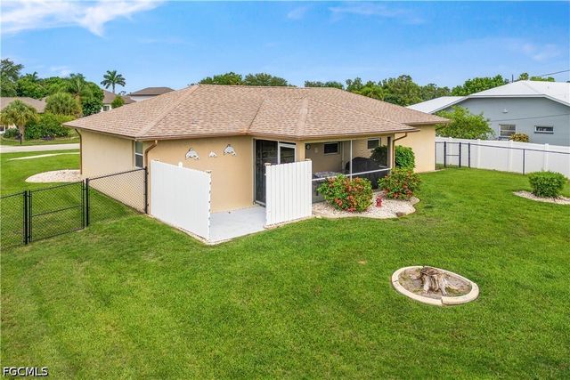 219 NE 7th PL, Cape Coral, FL 33909