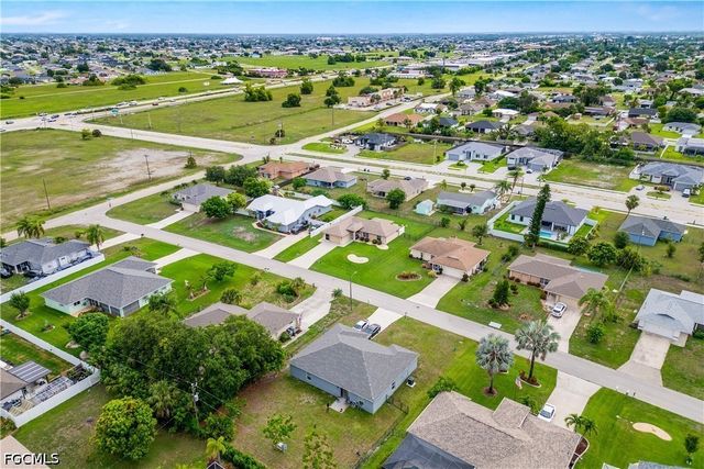 219 NE 7th PL, Cape Coral, FL 33909