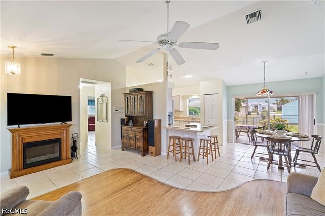 219 NE 7th PL, Cape Coral, FL 33909