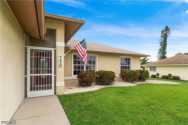 219 NE 7th PL, Cape Coral, FL 33909