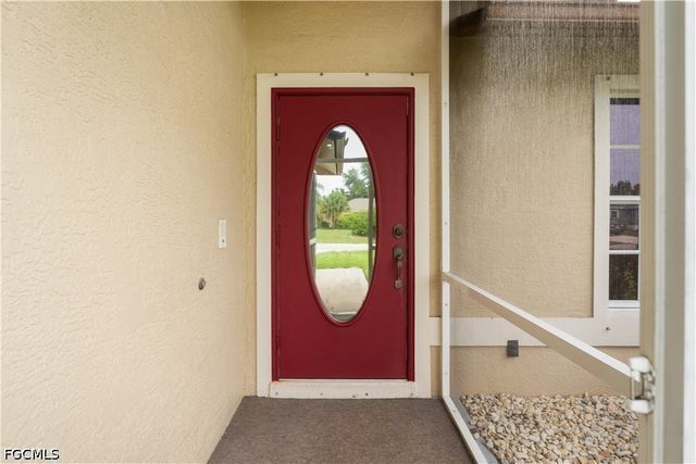 219 NE 7th PL, Cape Coral, FL 33909