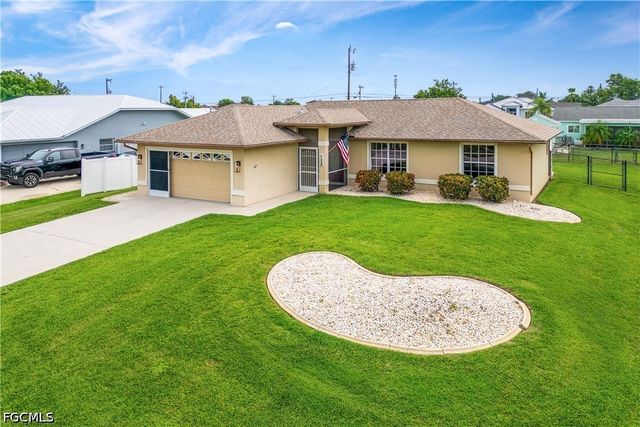219 NE 7th PL, Cape Coral, FL 33909