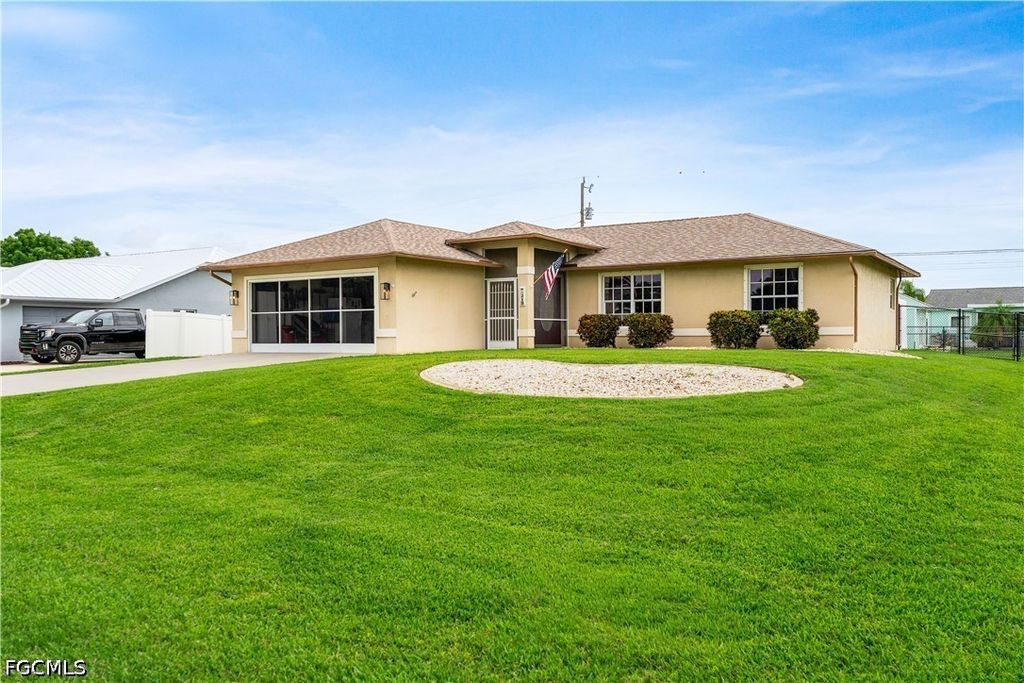 219 NE 7th PL, Cape Coral, FL 33909