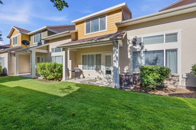 8947 S HEIGHTS DR, Sandy, UT 84094