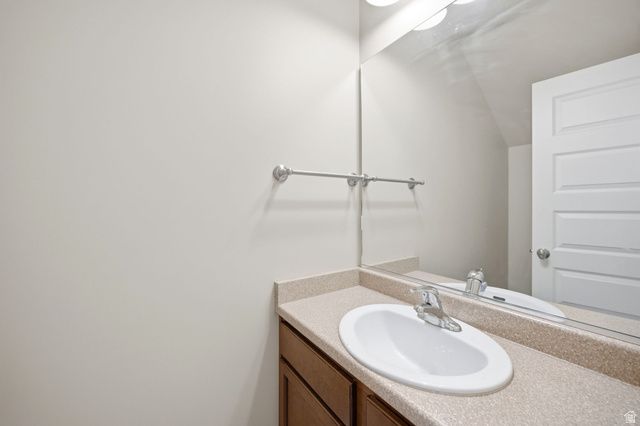 8947 S HEIGHTS DR, Sandy, UT 84094