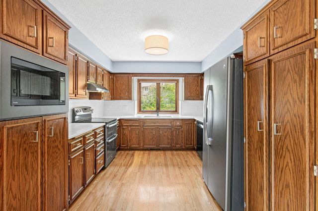 13880 Pennock Avenue, Apple Valley, MN 55124